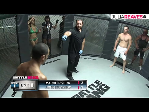 ❤️ Ultimate Fighter ቀለበቱ ውስጥ ከተጣላ በኋላ አንዲት ቁጥር ሴትን ትበዳለች። ጥራት ያለው የወሲብ ፊልም ❤
